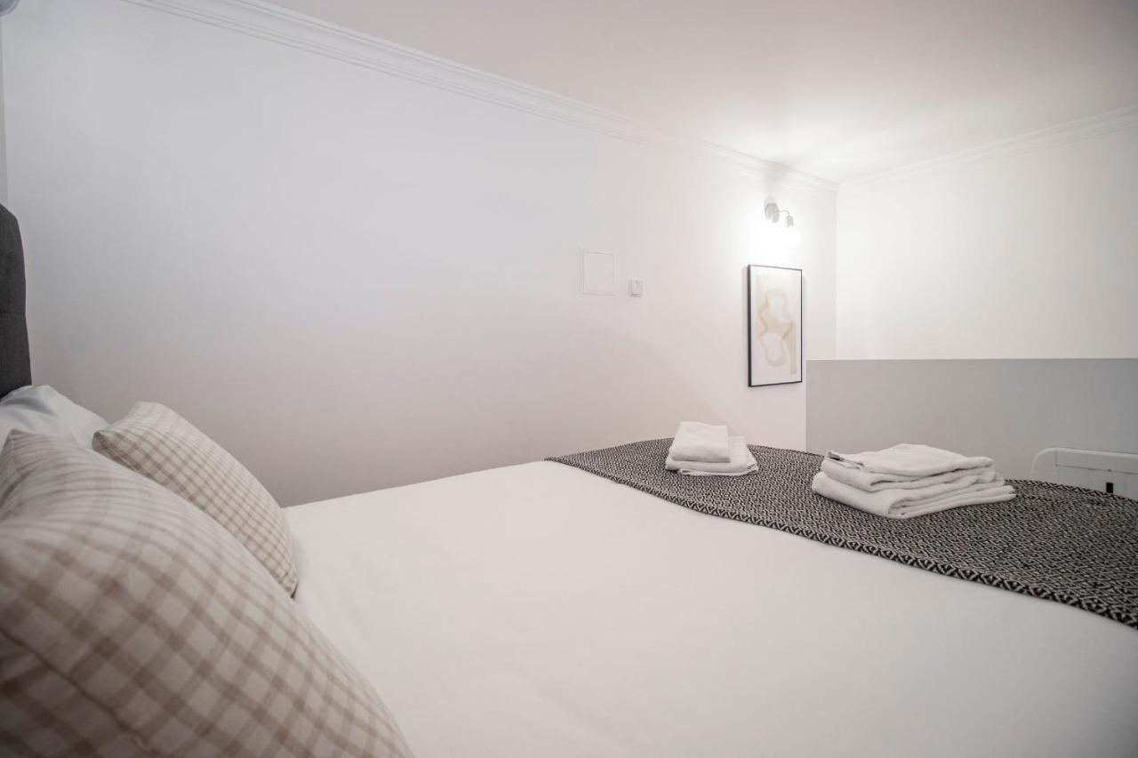 Wonderful Downtown Studio By Lovelystay Porto Buitenkant foto